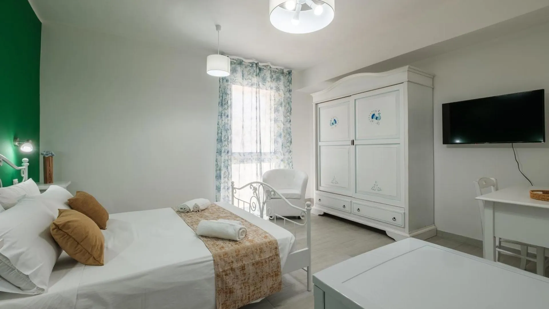 Penzion Sa Domu Colorada- Eleganza E Comfort Nel Centro Di Villasimius Itálie
