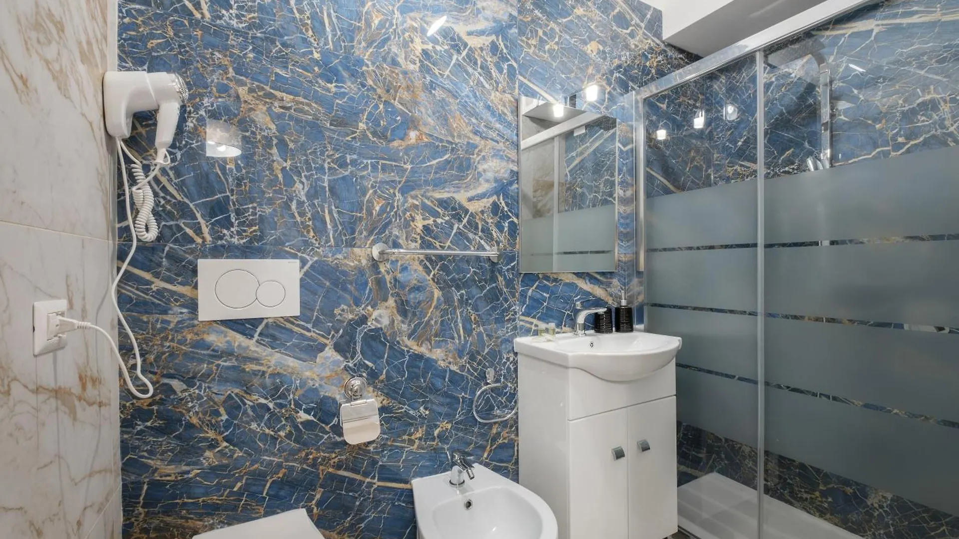 Penzion Sa Domu Colorada- Eleganza E Comfort Nel Centro Di Villasimius Itálie