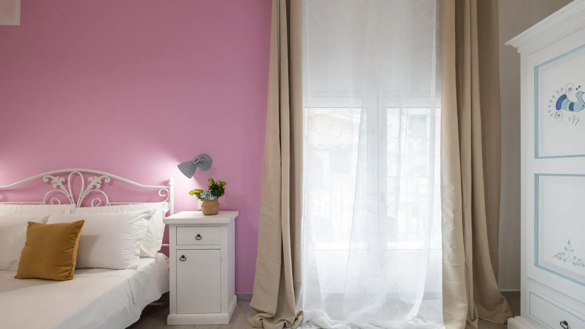 Sa Domu Colorada- Eleganza E Comfort Nel Centro Di Villasimius Penzion
