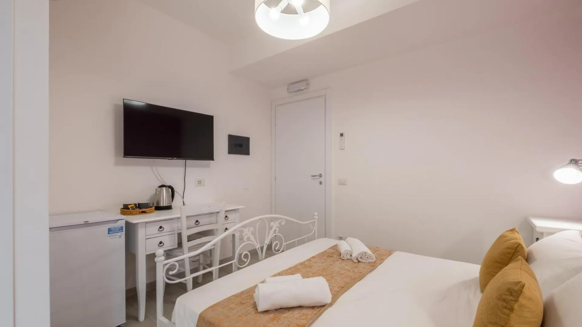 Sa Domu Colorada- Eleganza E Comfort Nel Centro Di Villasimius 0*,  Itálie
