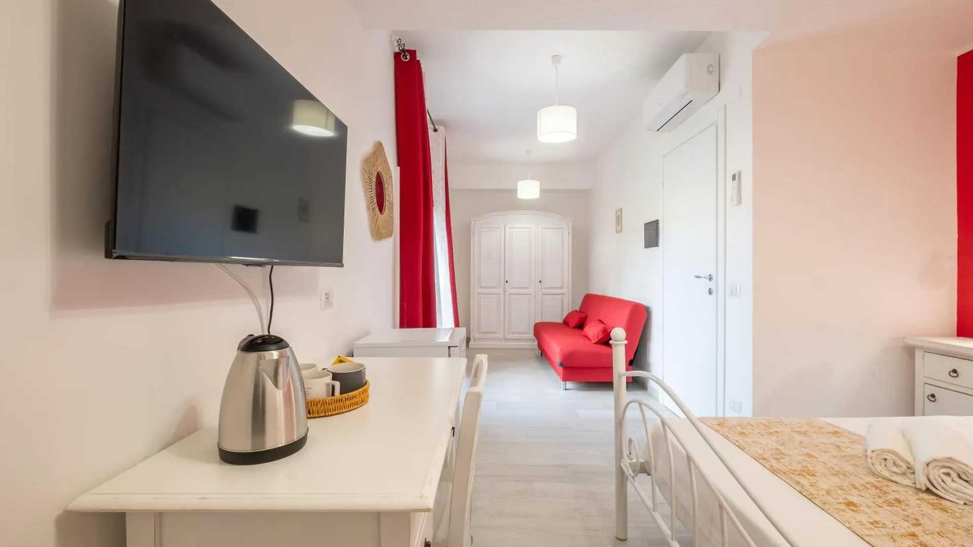 Sa Domu Colorada- Eleganza E Comfort Nel Centro Di Villasimius Penzion
